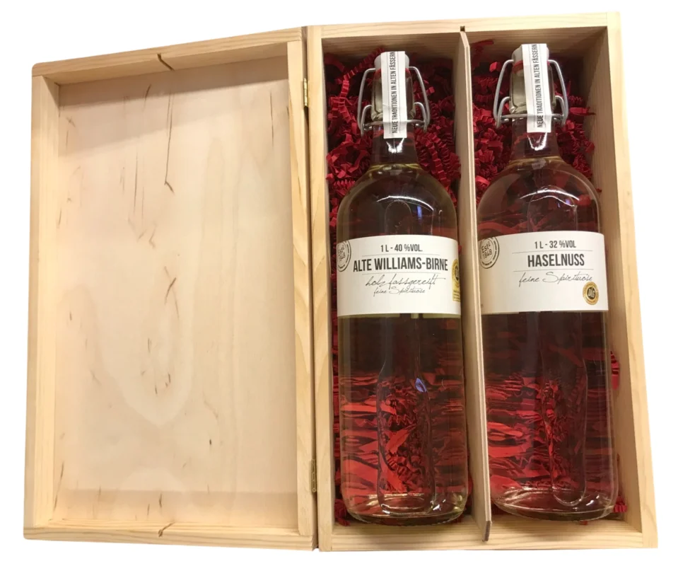 Finale Aktion Premium Kombi-Geschenkset -Birkenhof Alte Williamsbirne 40% Vol. + Birkenhof Haselnuss 32% Vol. in hochwertiger Holzbox