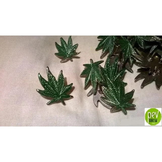 Marijuana Pin 80er – Retro Cannabis-Blatt Abzeichen für Jacken & Rucksäcke Billig